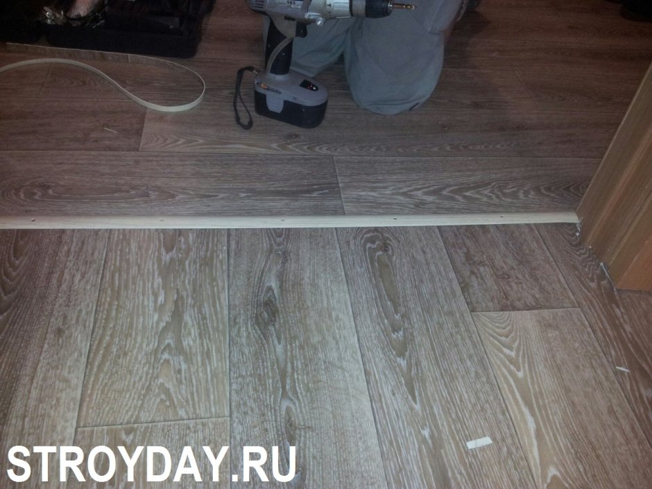 Стык линолеума с линолеумом