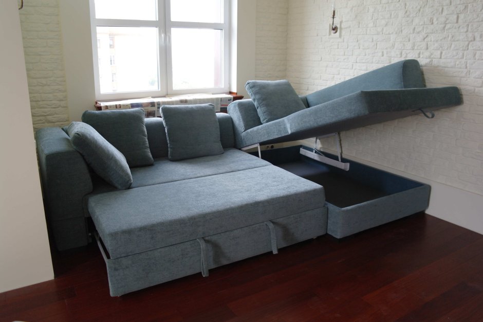 Угловой диван выдвигающийся вперед