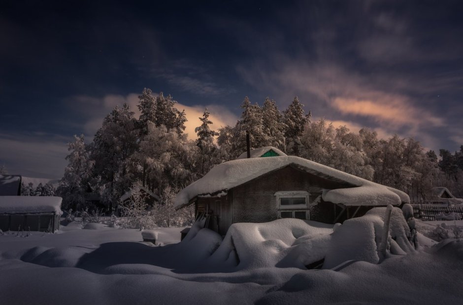 Деревня зима ночь дома