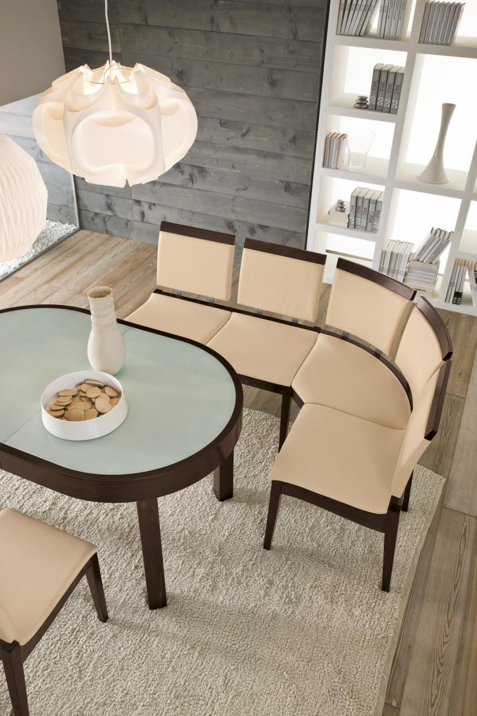 Уголок для круглого стола