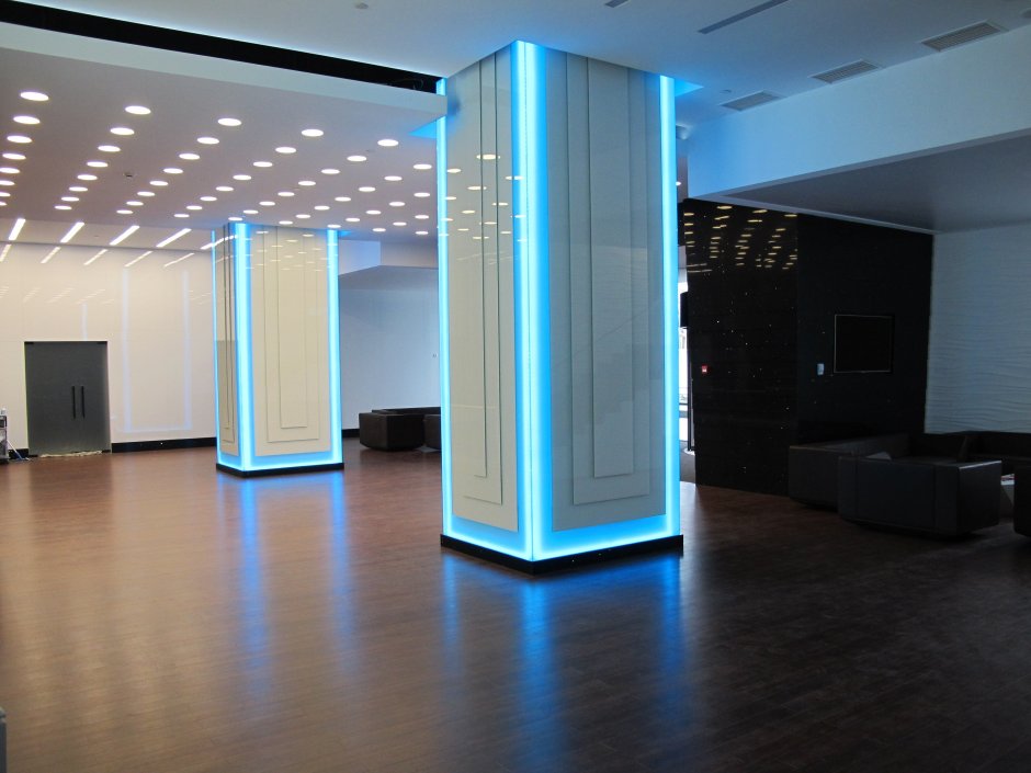 Подсветка колонн в интерьере