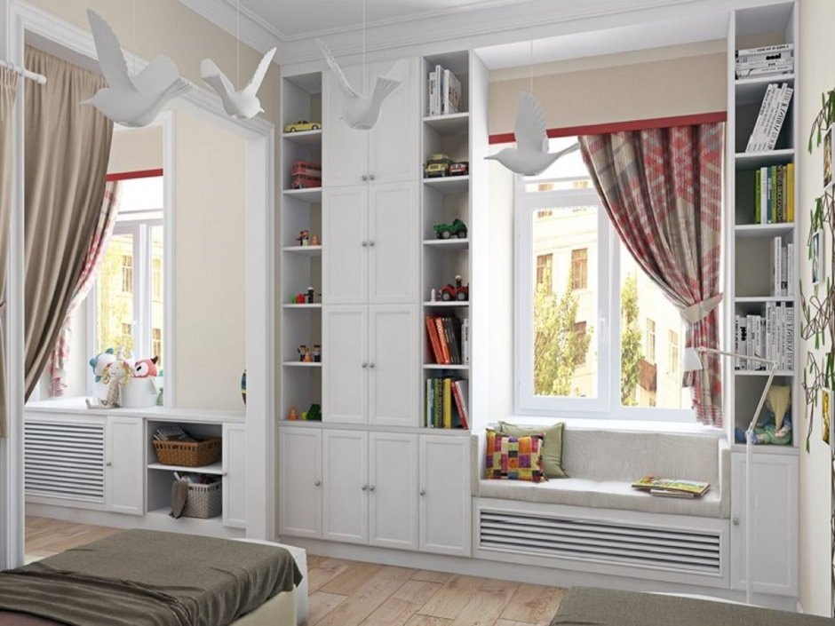 Встроенные шкафы у окна