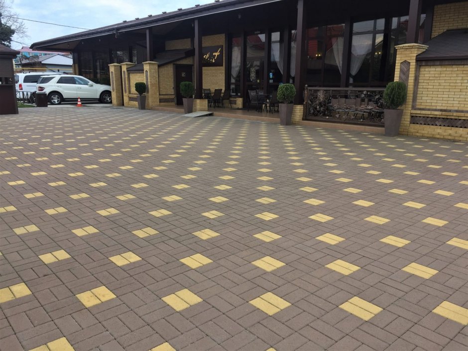 Брусчатка серая с желтым