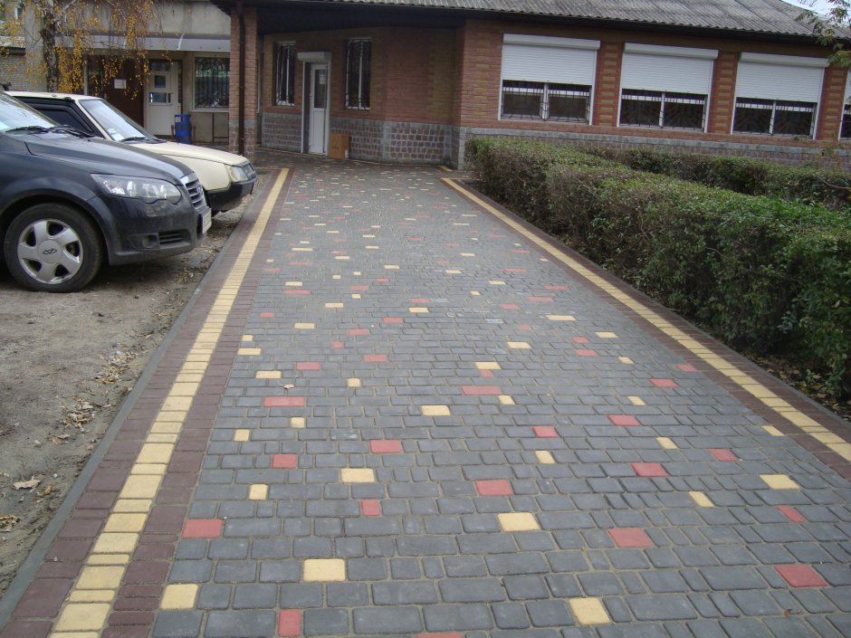 Сочетание разной тротуарной плитки