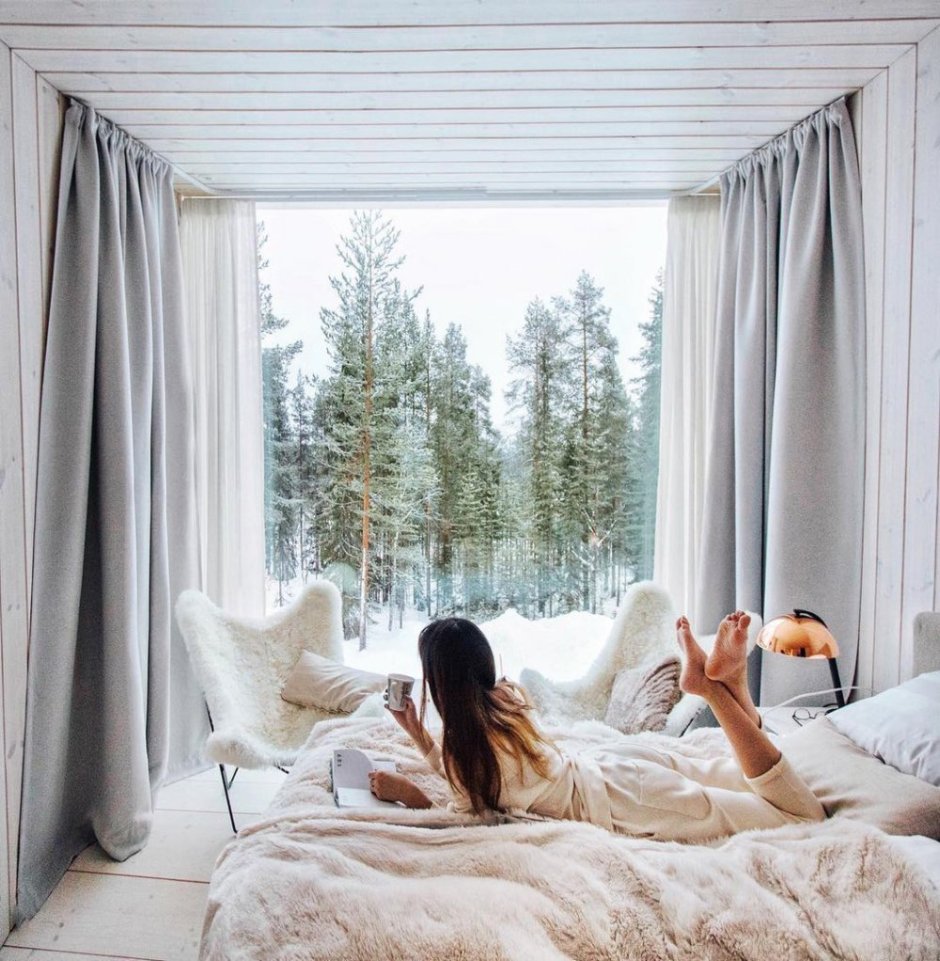 Уютная кровать зимой