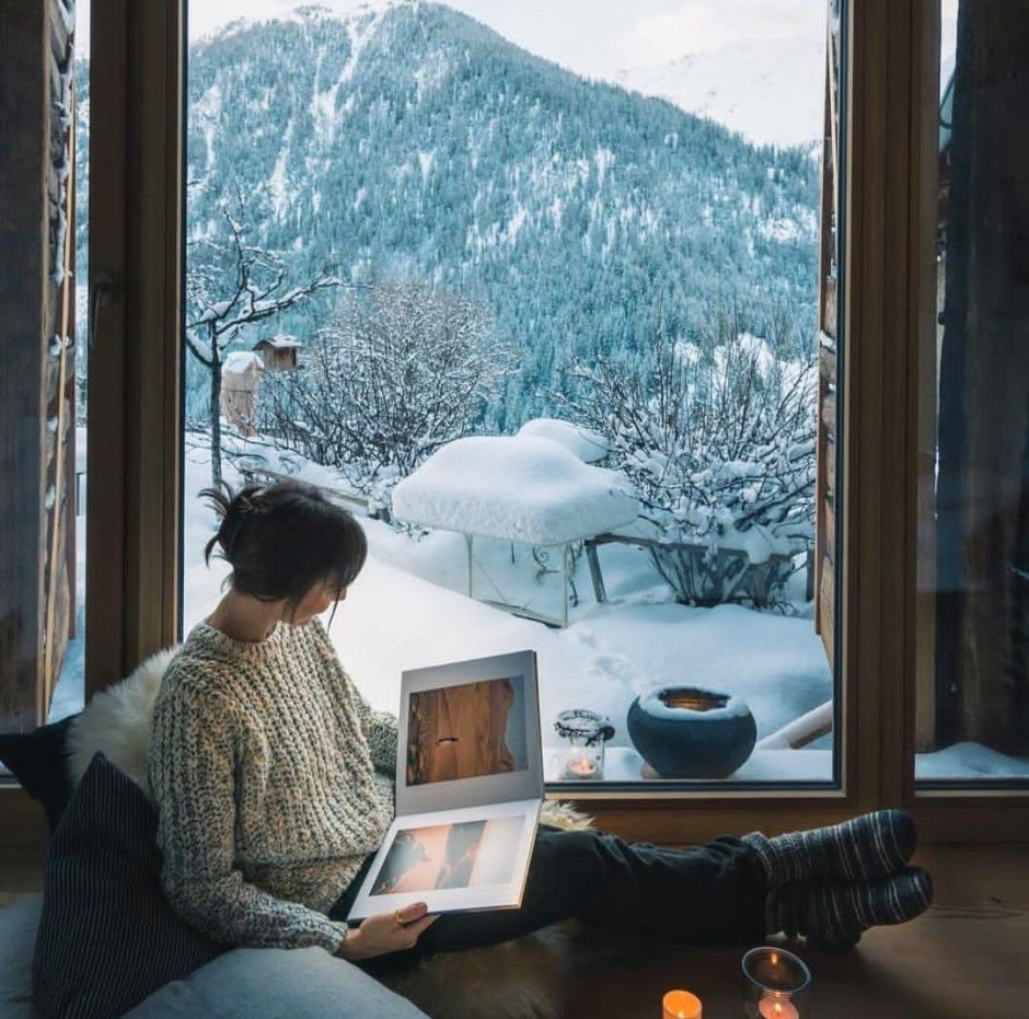 Вид из окна на горы