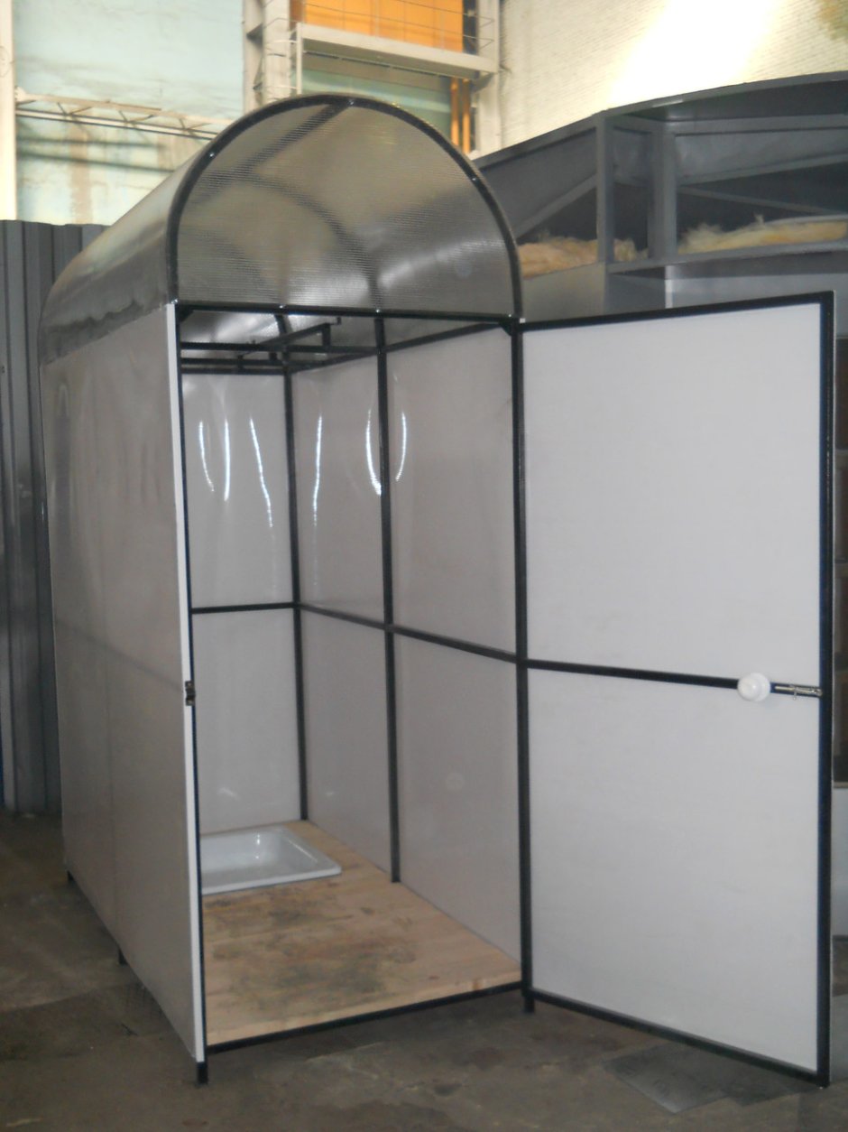 Летний душ с раздевалкой для дачи из поликарбоната