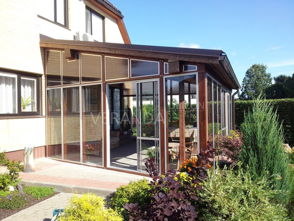 Застекленный навес к дому