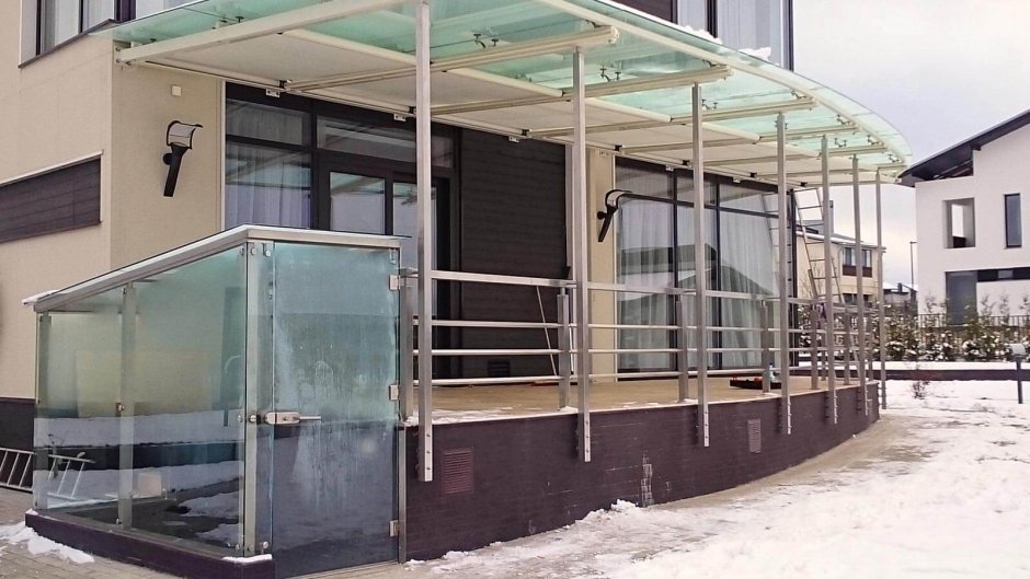 Стеклянный навес