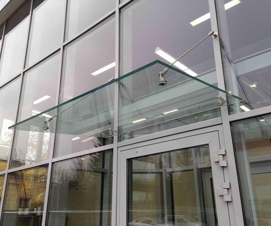 Стеклянный козырек