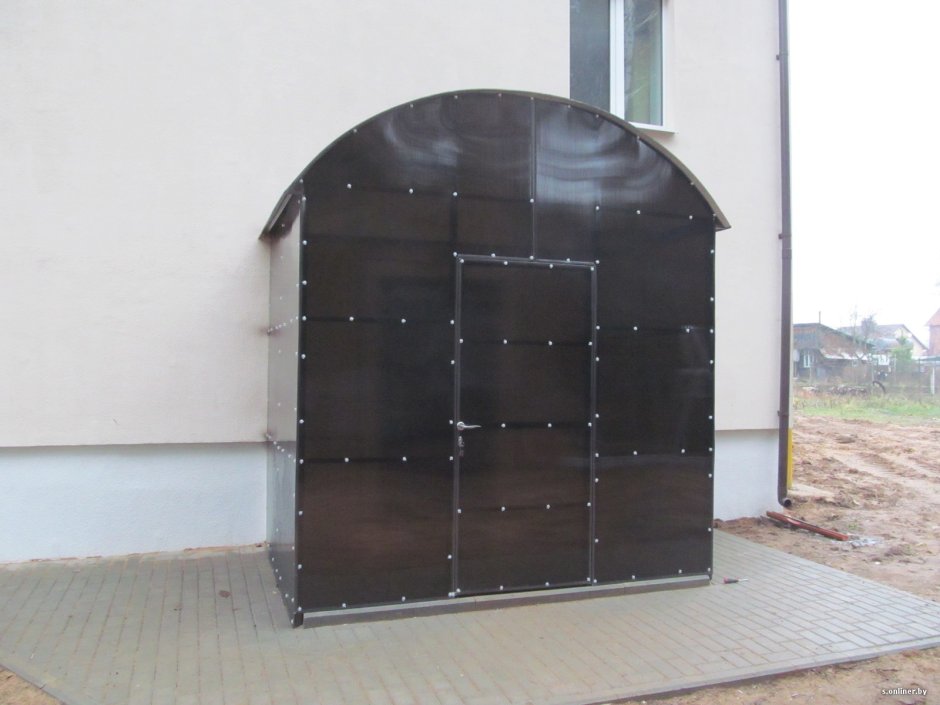 Тамбур из поликарбоната в частном доме