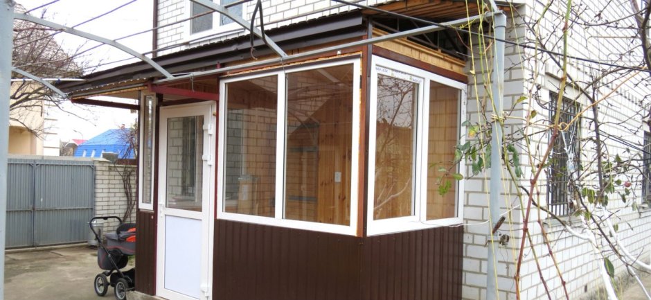 Тамбур из металлопрофиля