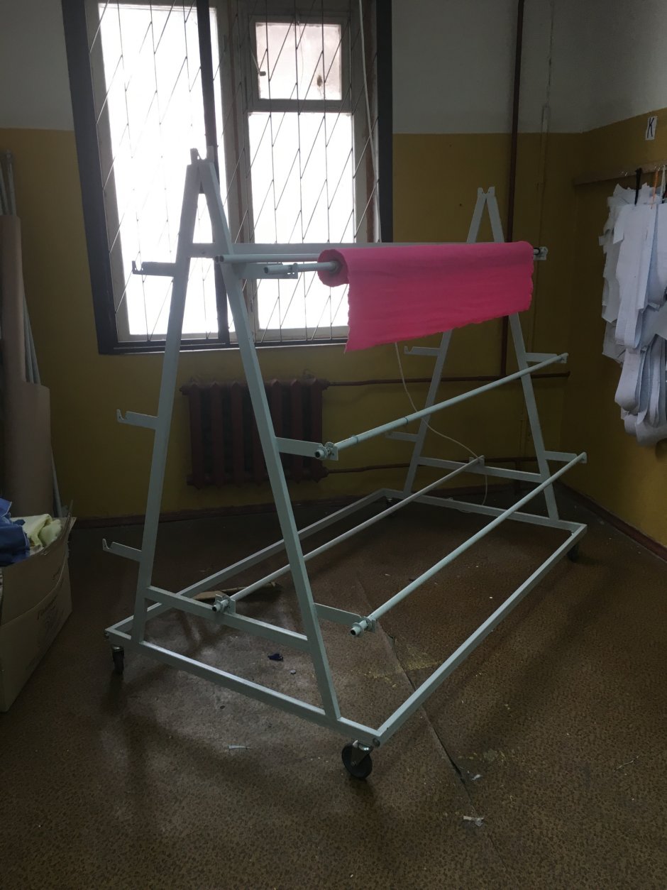 Размотчик рулонов ткани