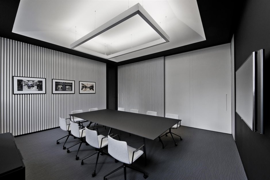 Офис в серых тонах