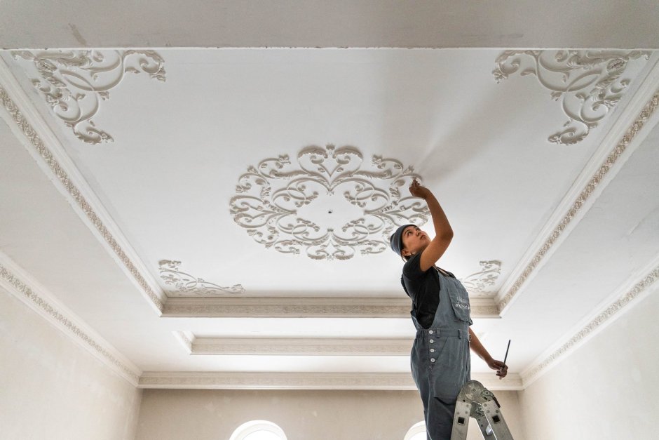 Монтаж лепнины