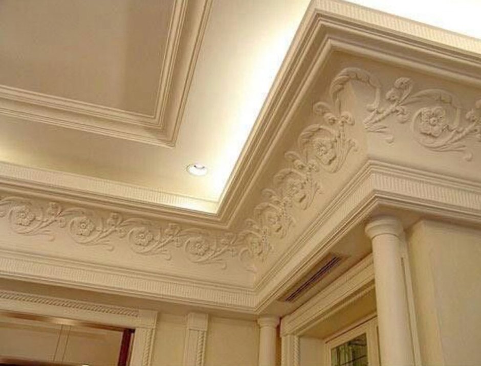 Лепнина на потолке