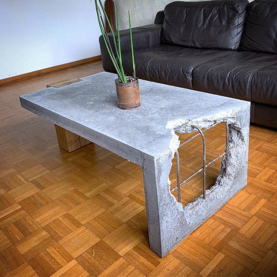 Журнальный стол из бетона