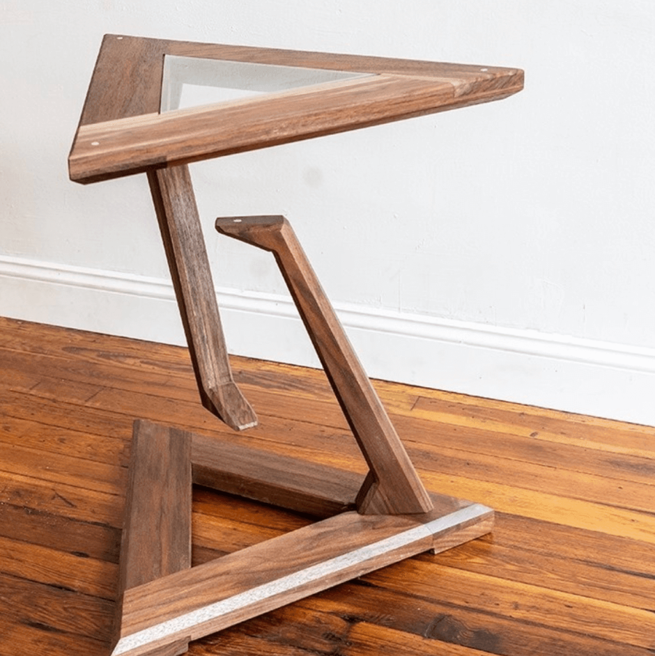 Висящий столик