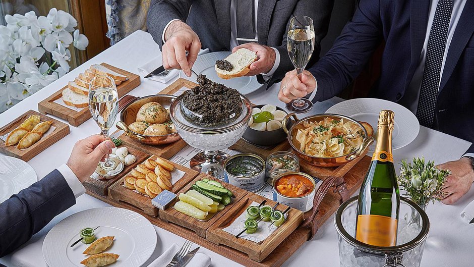 Дорогая еда в ресторане