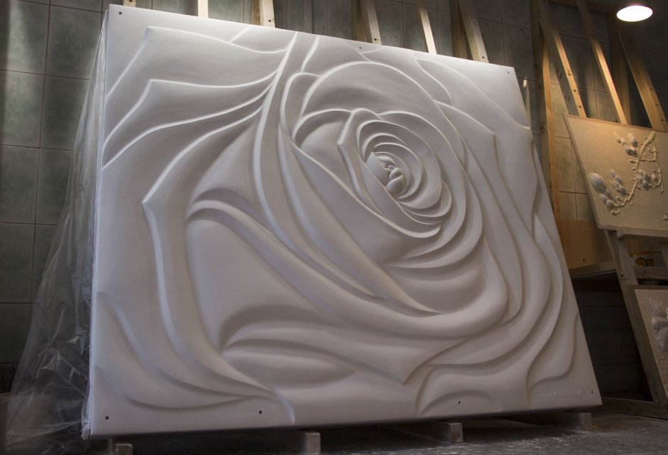 Юлия Быковская барельеф