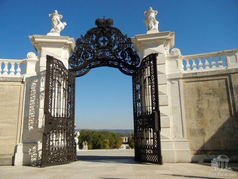 Въездные ворота с аркой