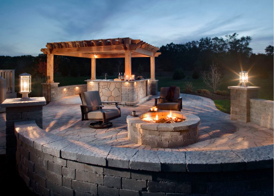 Патио с кострищем