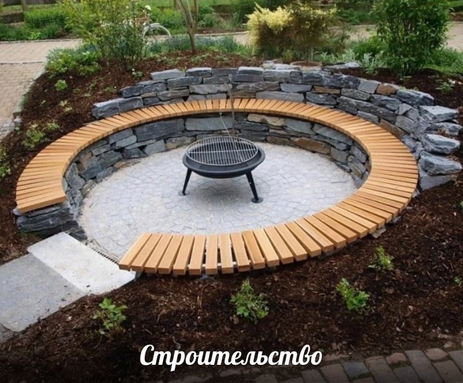 Скамейки вокруг костра