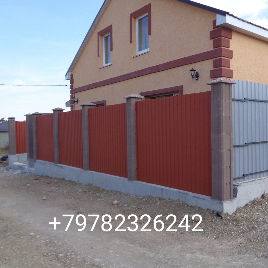 Забор из профнастила с колоннами