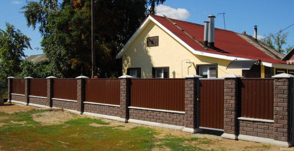 Забор французский камень и профнастил