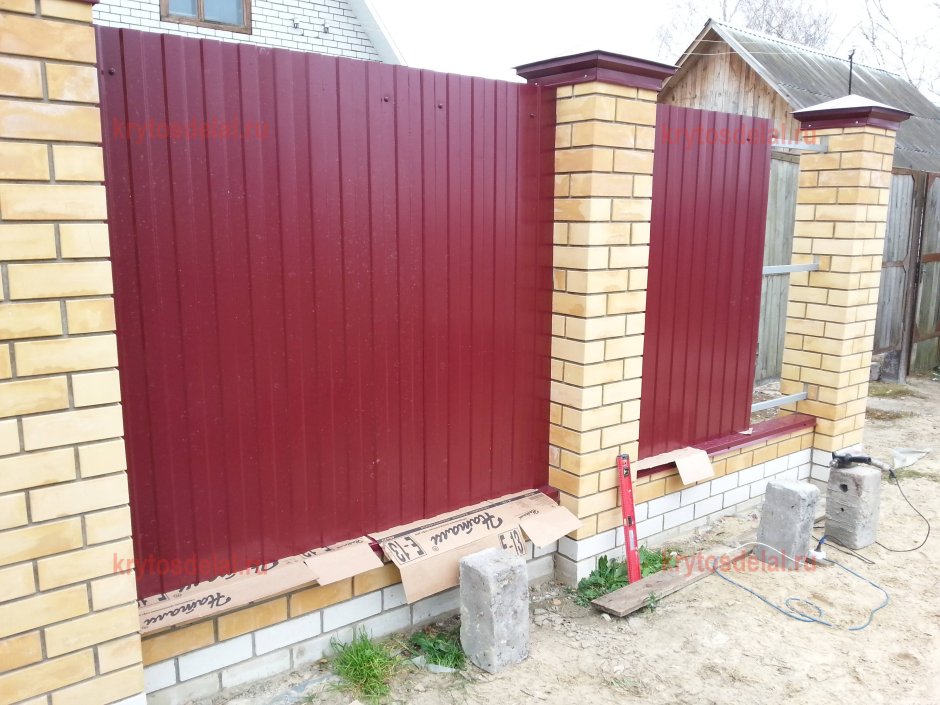 Забор из профлиста с цоколем