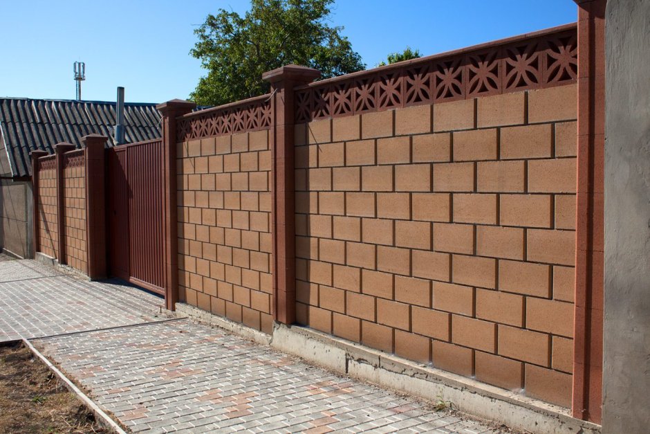 Забор французский камень