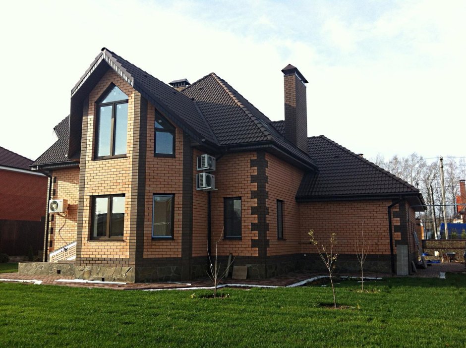 Кирпичный коттедж