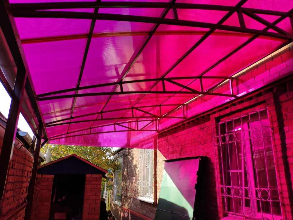 Освещение навеса из поликарбоната