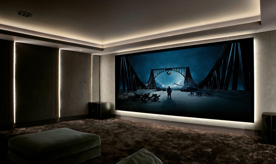 Телевизор во всю стену