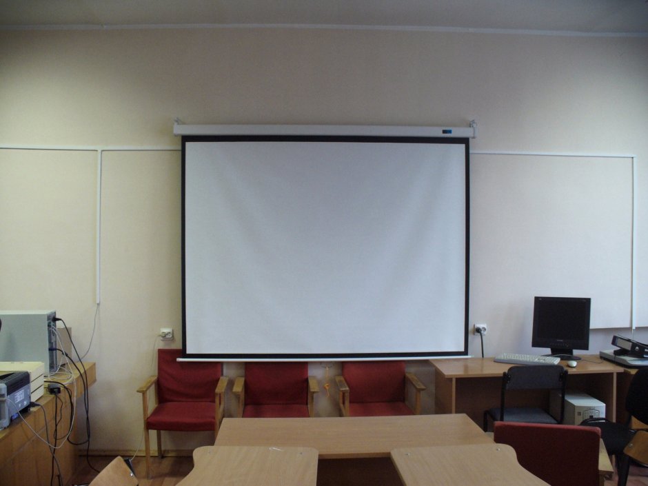 150" (381 См) экран для проектора Sakura Cinema Wallscreen