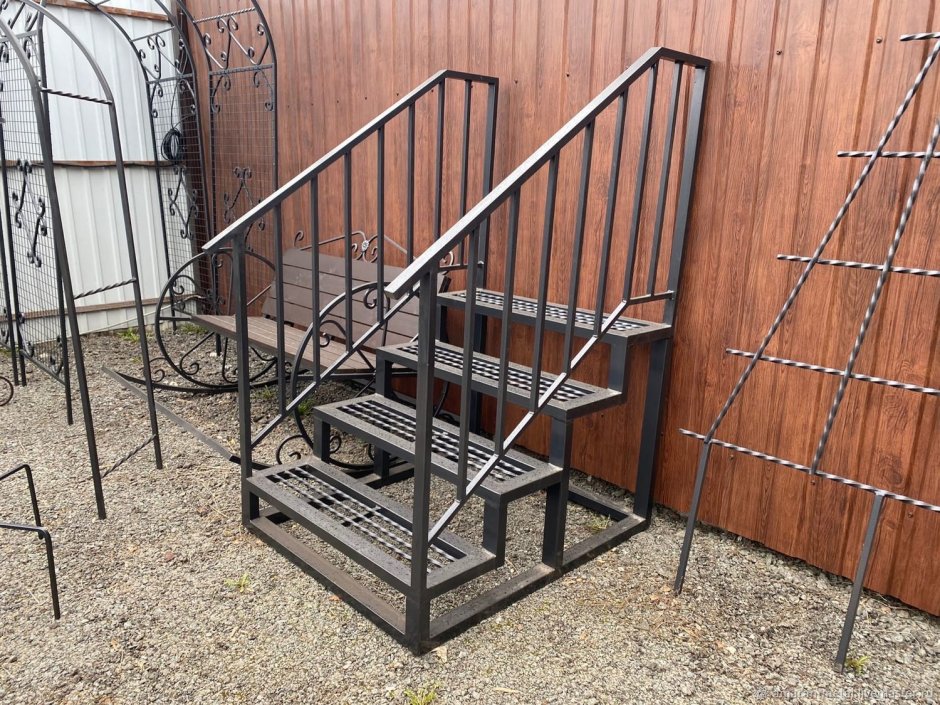 Каркасное крыльцо металл