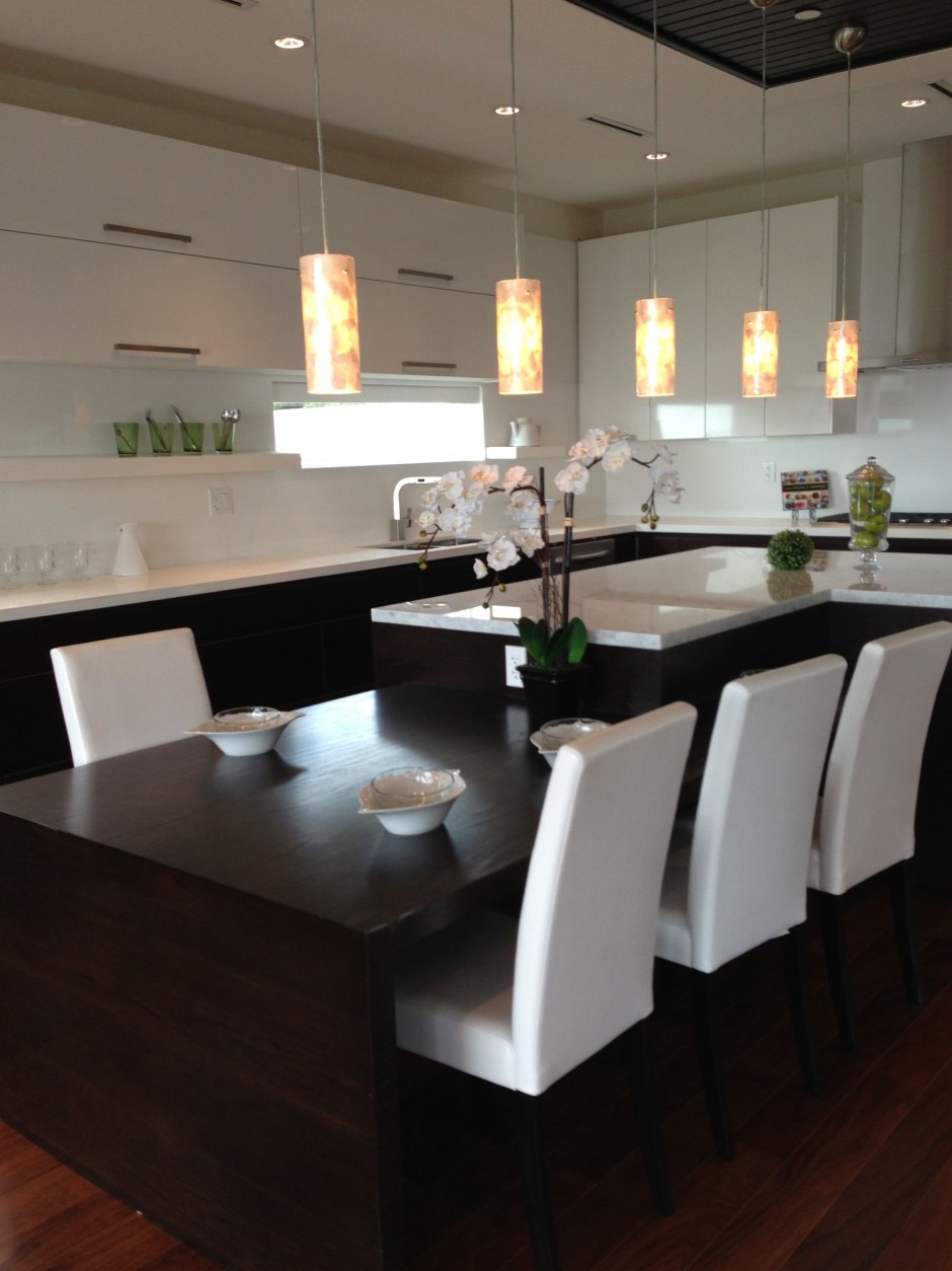 Подсветка стола на кухне