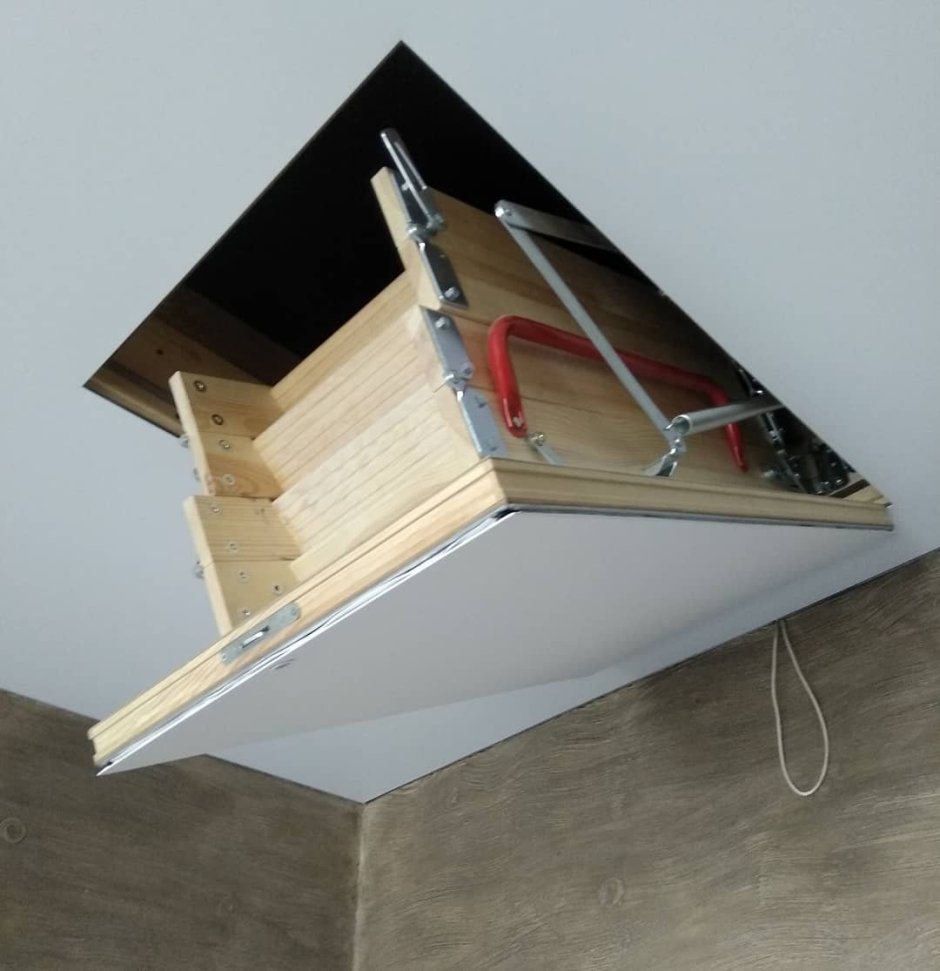 Люк в натяжной потолок на магнитах