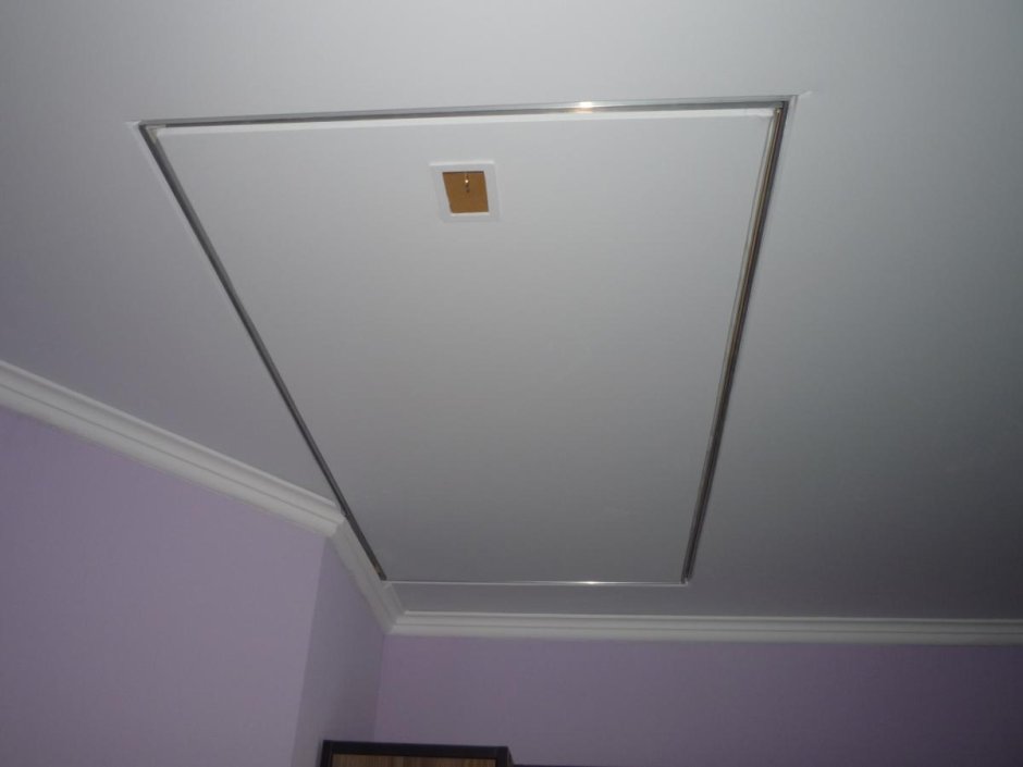 Потолок с чердачным люком