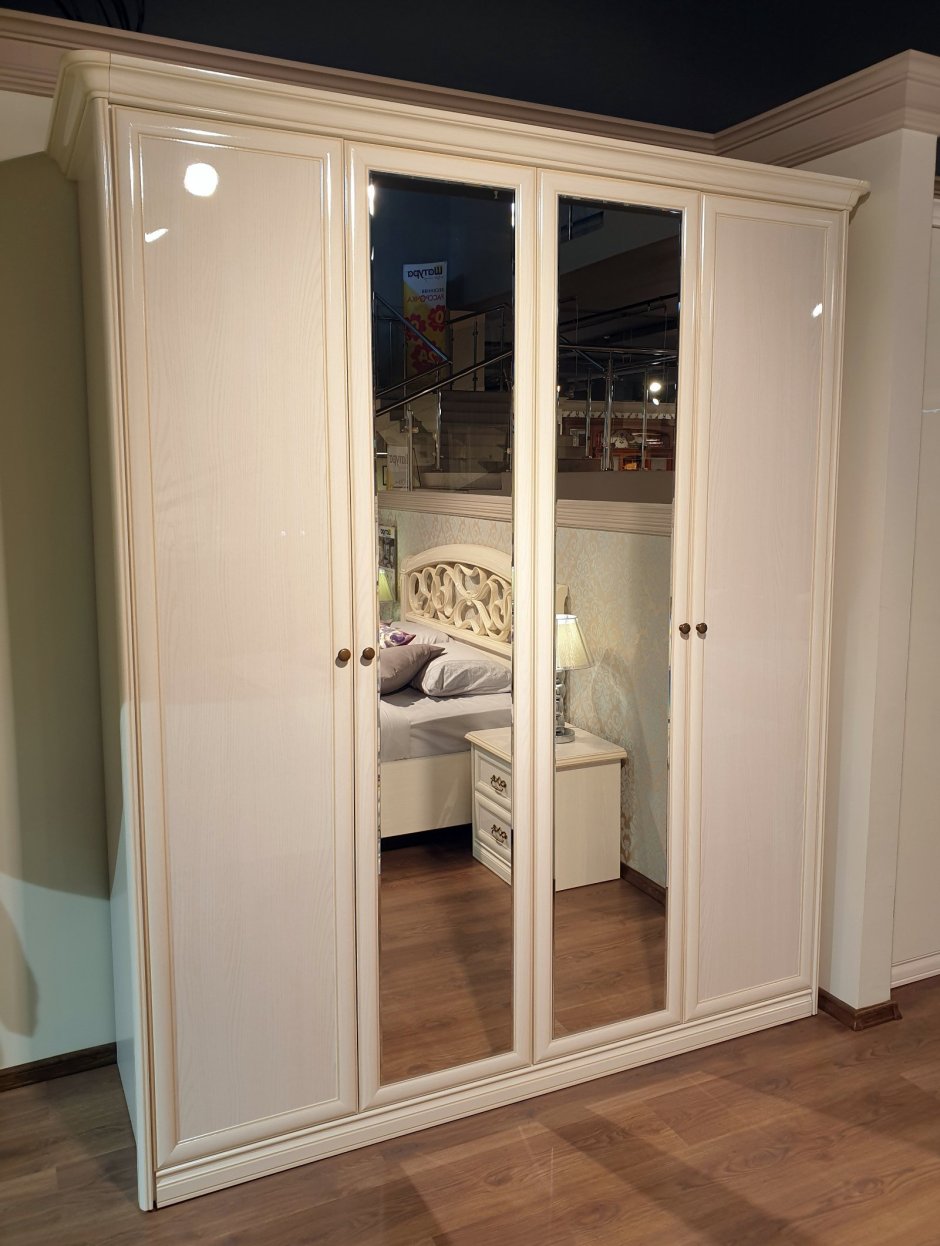 Спальня Тиффани Шатура угловой шкаф