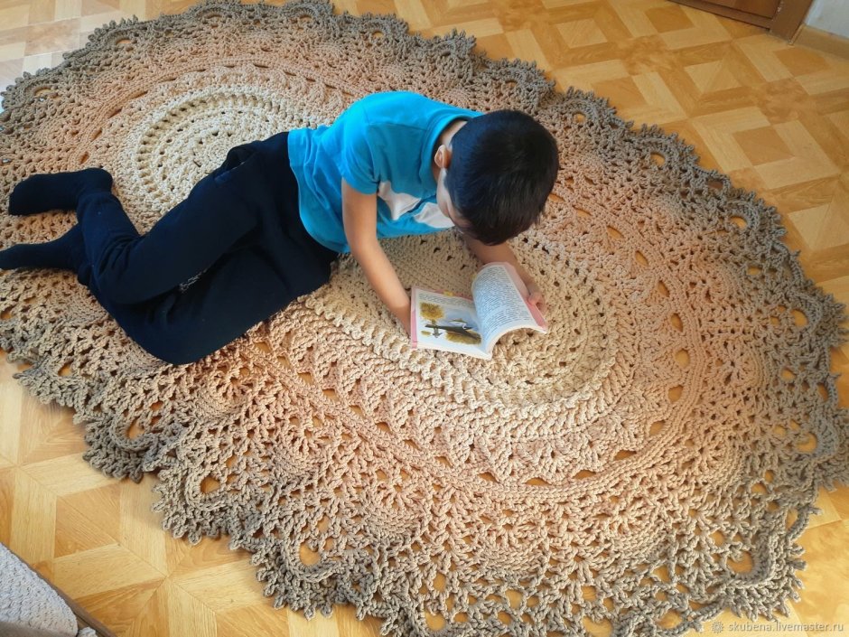 Вязаный ковер