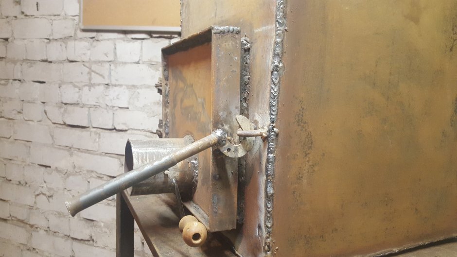 Затворы для печных дверок