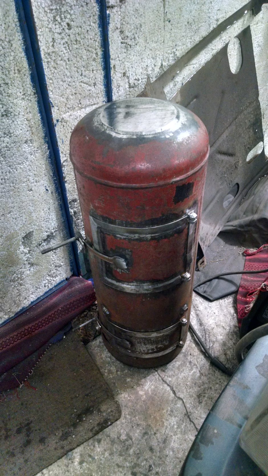 Печь с газового баллона на дровах