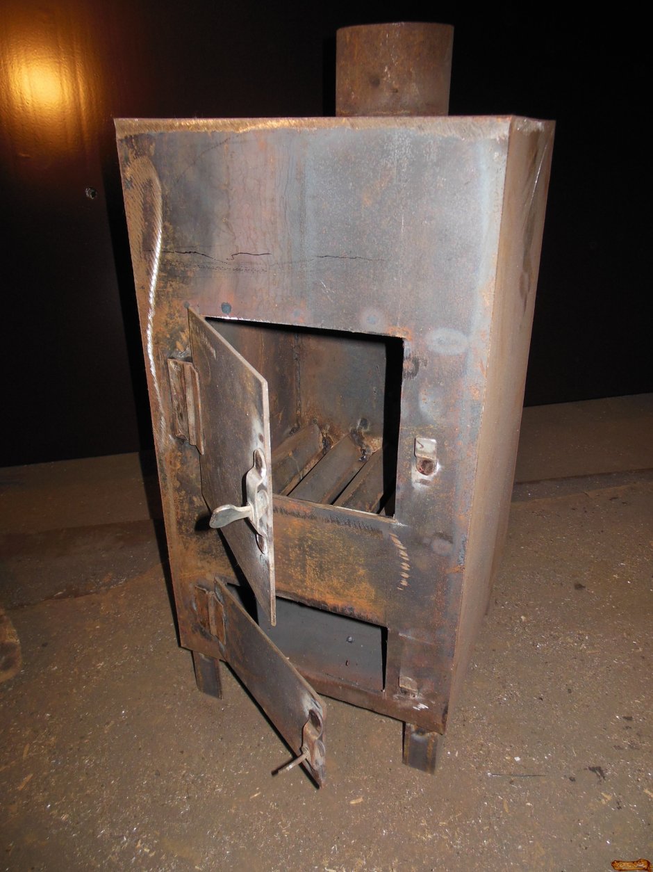 Металлическая печь для гаража
