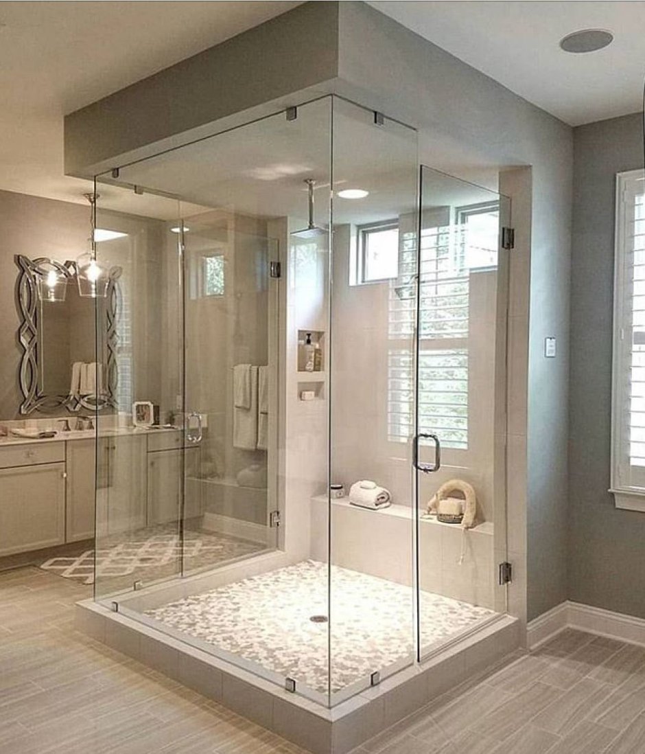 Стеклянная душевая в спальне