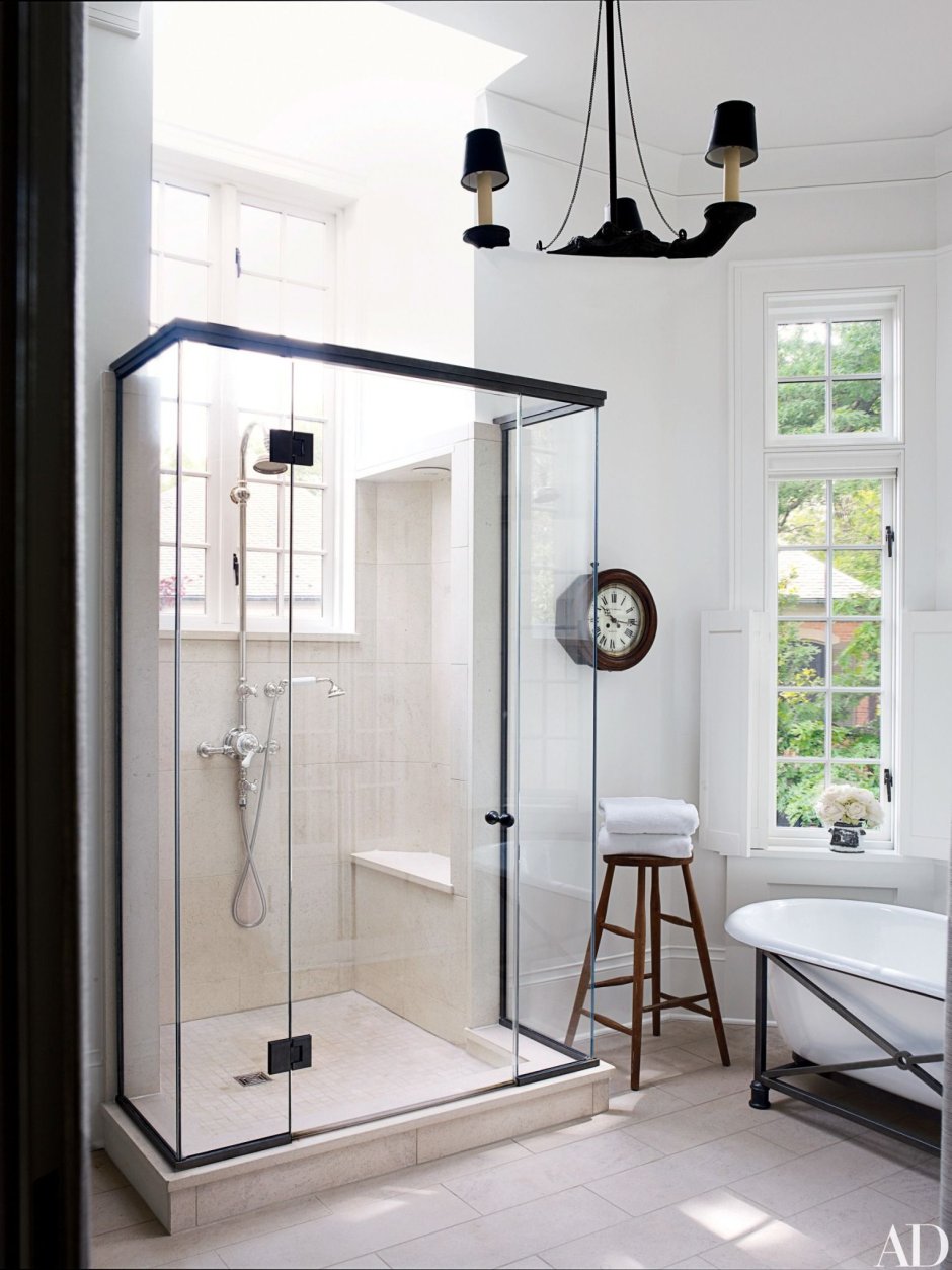 Душевые кабины с окном