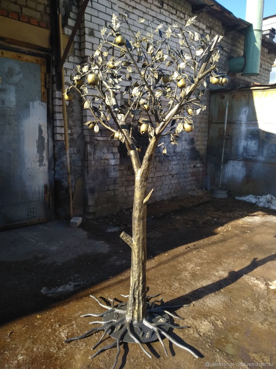 Кованое дерево на стену