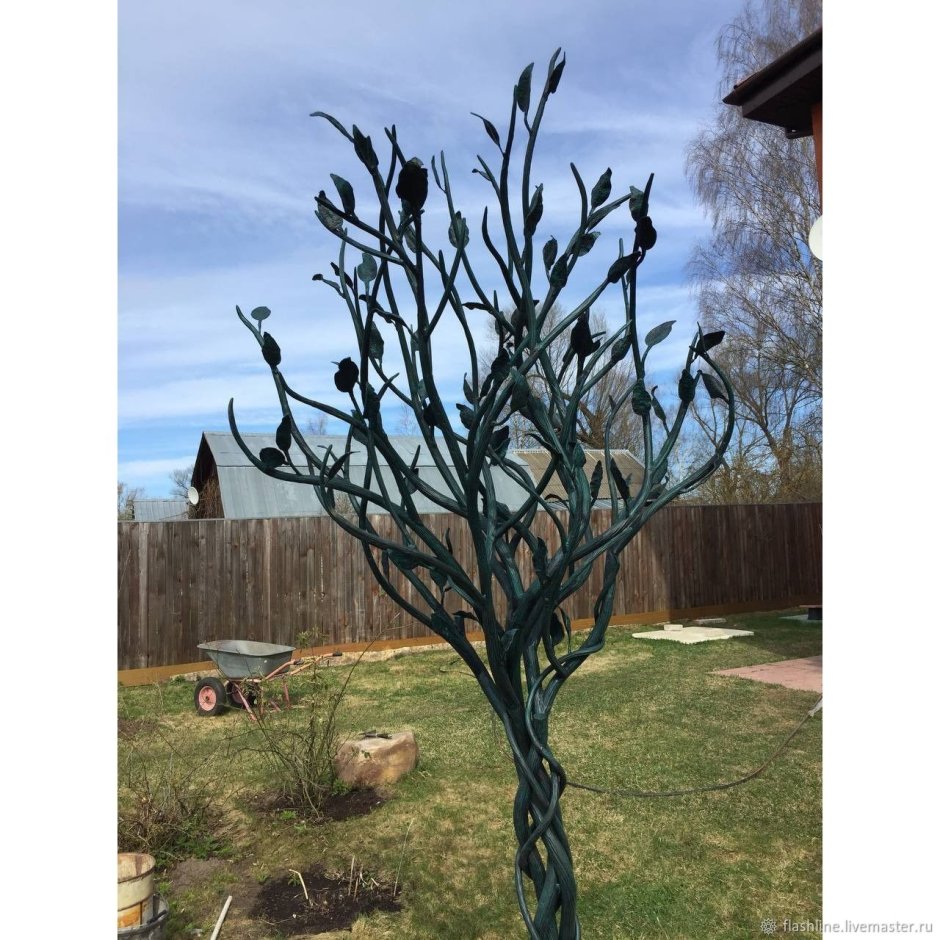 Кованое дерево на стену