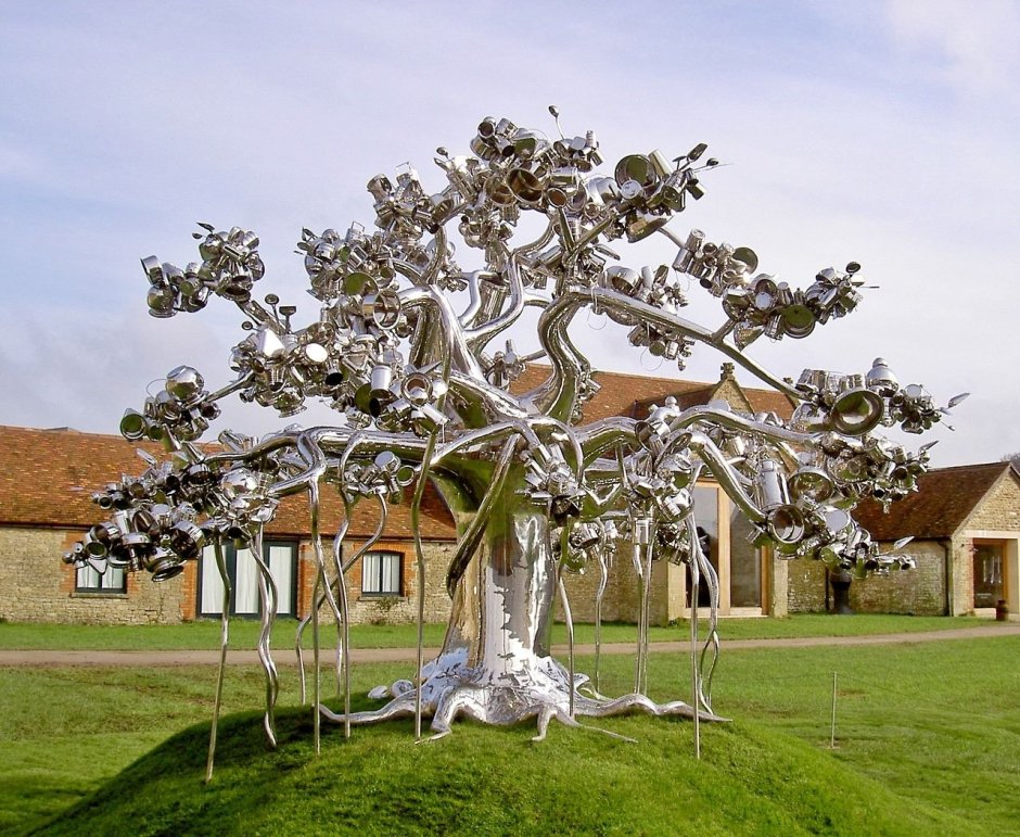 Скульптура из дерева и металла