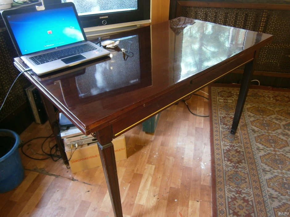 Стол лакированный Советский